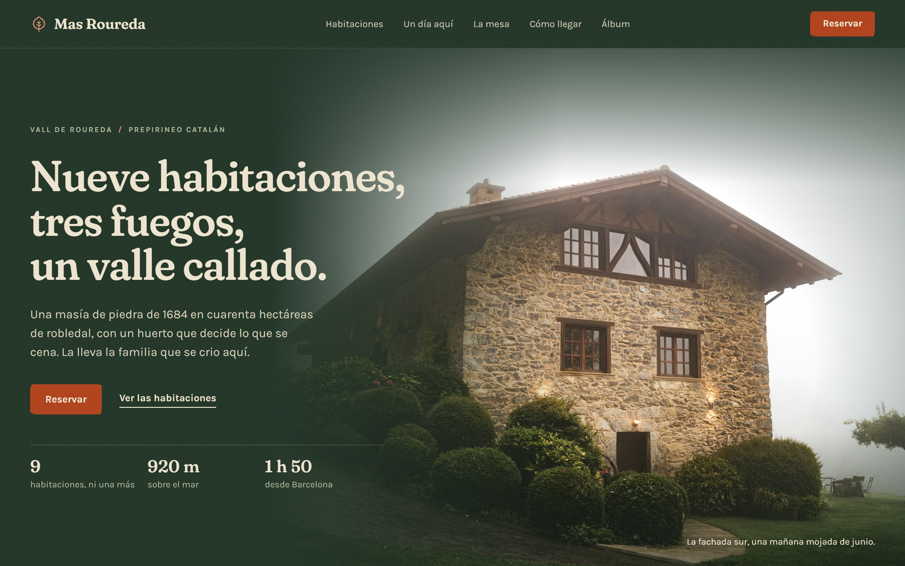 Mas Roureda, Rural retreat: website on a laptop